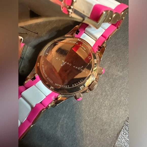 Marc by Marc Jacobs watch NEW pink and gold watch with extra links NWOB - Picture 8 of 8